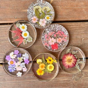 Wildflower Resin Coaster: Pressed Dried Flower Decor