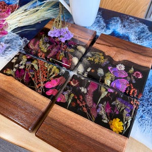Large Wood Resin Coasters with Dry Flowers Set of 2/3/4/6/8/10, Floral Resin Coasters, Spring Coasters, Handmade Coaster Set, Hosting Decor